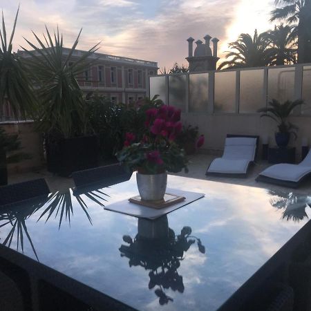 Appartement Terrasse Dans Palace Centre Ville ม็องตง ภายนอก รูปภาพ