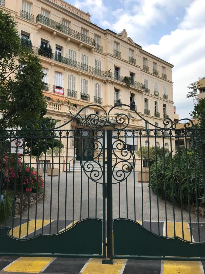 Appartement Terrasse Dans Palace Centre Ville ม็องตง ภายนอก รูปภาพ