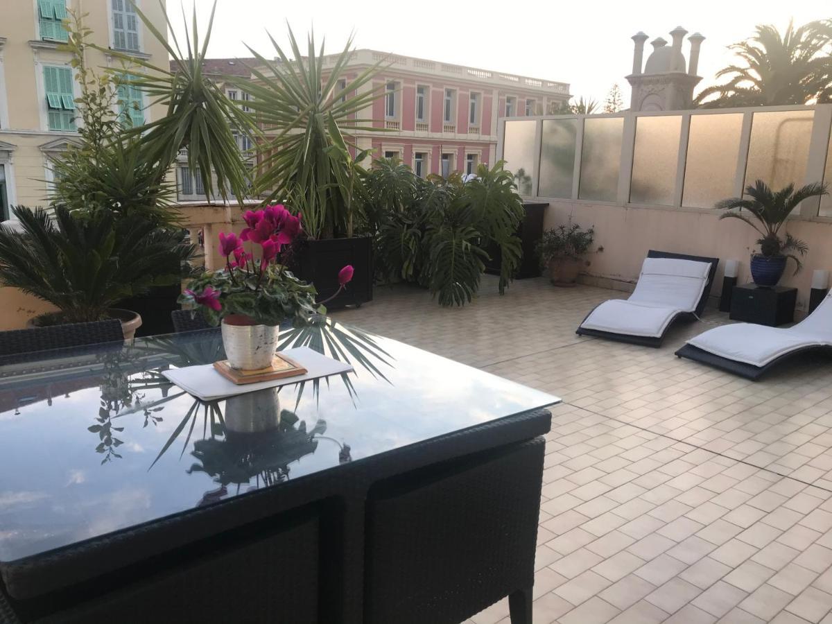 Appartement Terrasse Dans Palace Centre Ville ม็องตง ภายนอก รูปภาพ