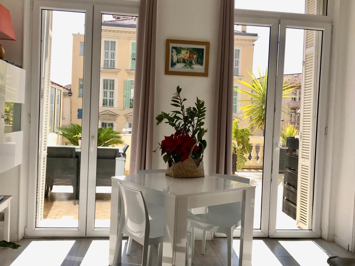 Appartement Terrasse Dans Palace Centre Ville ม็องตง ภายนอก รูปภาพ